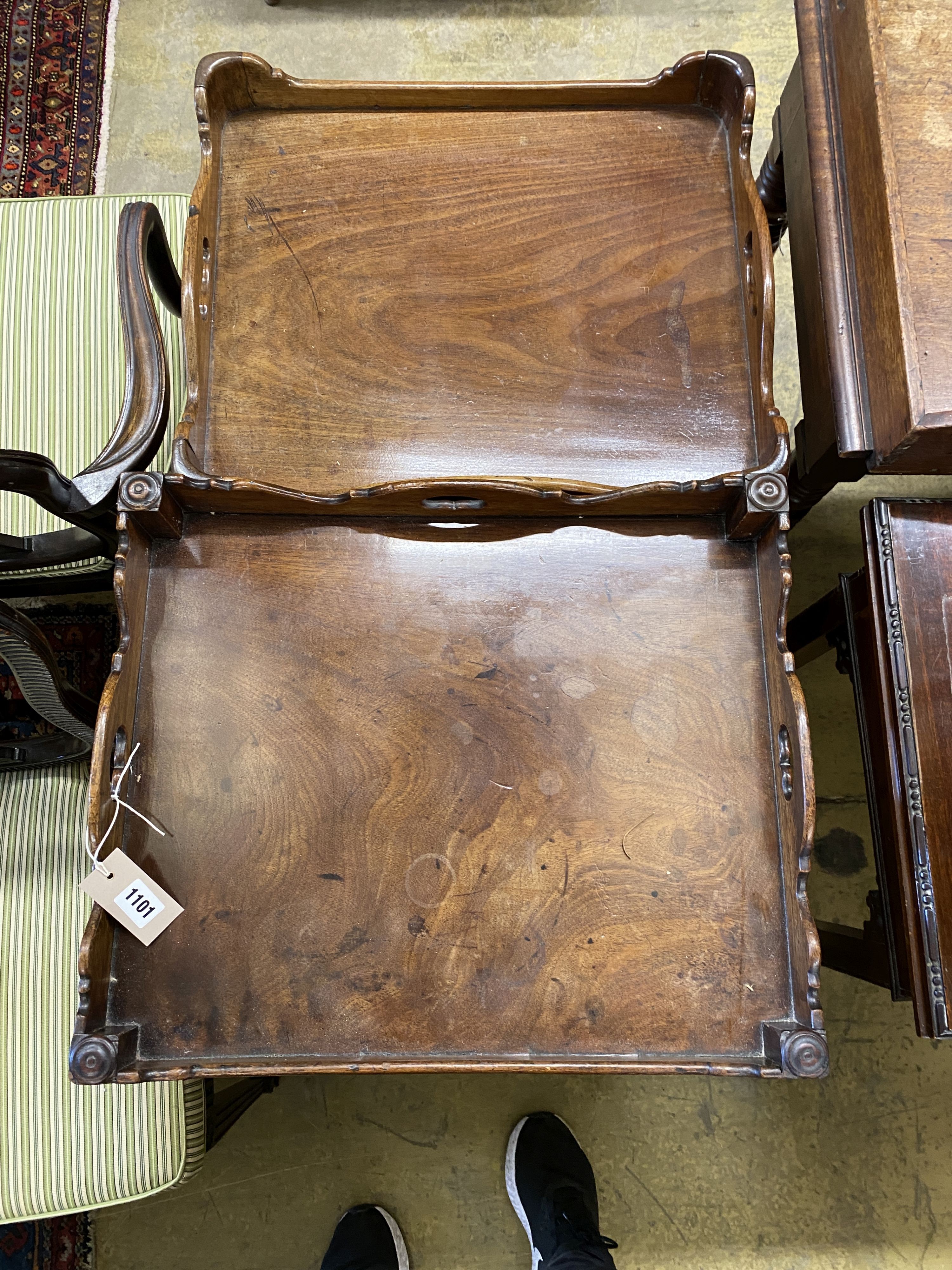 Two George III mahogany tray top commodes, larger width 51cm, depth 43cm, height 77cm